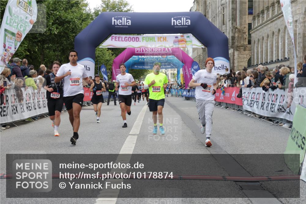 06.09.2026 - CURREX Alsterlauf Yannick Fuchs http://msf.ph/oto/10178874 06.09.2026 09:55:18 Ziel 2012, 2231, 2499, 2908, 3344, 4266, 4512, 4615, 4686, 4956, 5211, 5855, 6216 meine-sportfotos.de