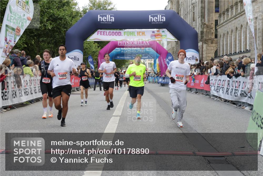 06.09.2026 - CURREX Alsterlauf Yannick Fuchs http://msf.ph/oto/10178890 06.09.2026 09:55:18 Ziel 2012, 2231, 2499, 2908, 3344, 4266, 4512, 4615, 4686, 4956, 5211, 5855, 6216 meine-sportfotos.de