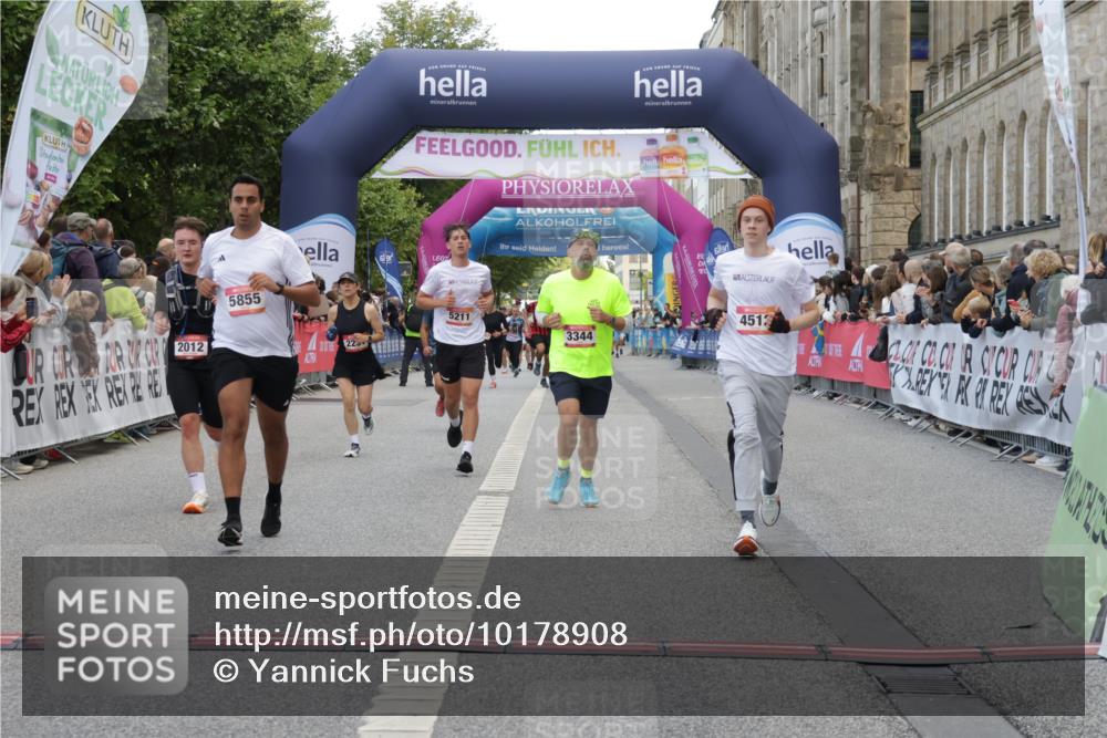 06.09.2026 - CURREX Alsterlauf Yannick Fuchs http://msf.ph/oto/10178908 06.09.2026 09:55:18 Ziel 2012, 2231, 2499, 2908, 3344, 4266, 4512, 4615, 4686, 4956, 5211, 5855, 6216 meine-sportfotos.de