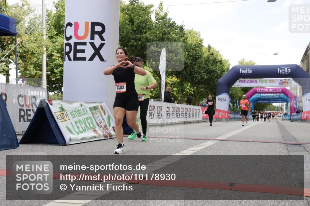06.09.2026 - CURREX Alsterlauf Yannick Fuchs http://msf.ph/oto/10178930 06.09.2026 12:03:47 Ziel 1067, 1145, 1180, 1302, 1335 meine-sportfotos.de