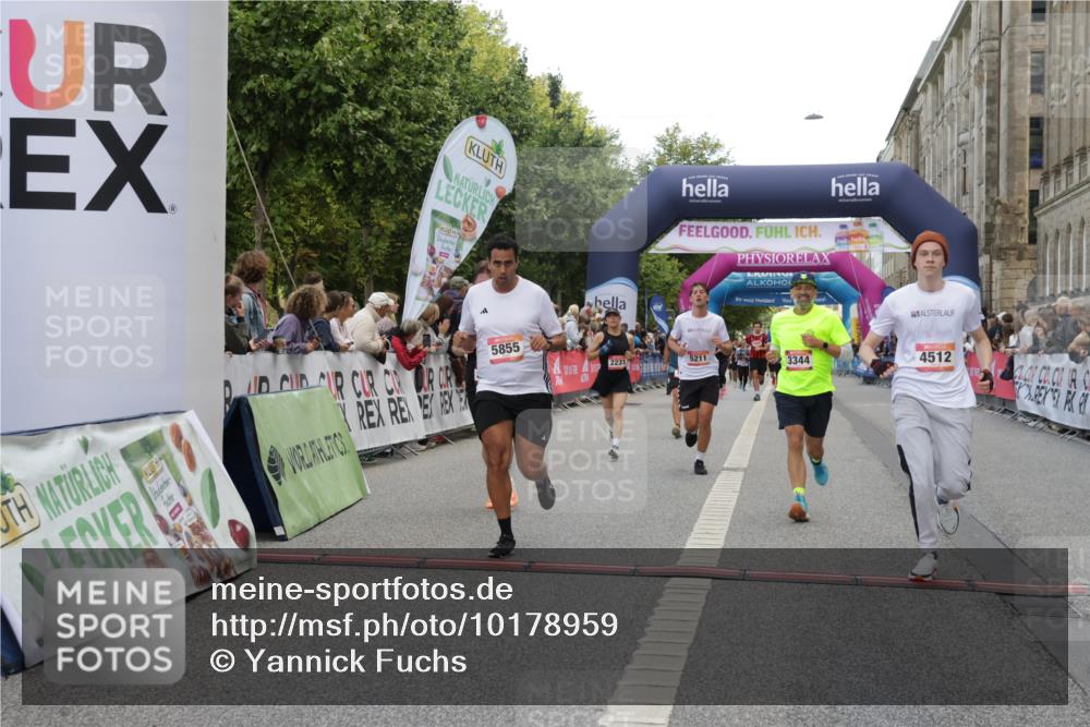 06.09.2026 - CURREX Alsterlauf Yannick Fuchs http://msf.ph/oto/10178959 06.09.2026 09:55:19 Ziel 2012, 2231, 2499, 2908, 3126, 3344, 3484, 4266, 4512, 4615, 4686, 5211, 5855, 6216 meine-sportfotos.de