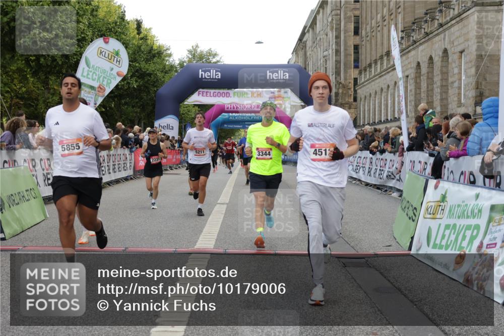 06.09.2026 - CURREX Alsterlauf Yannick Fuchs http://msf.ph/oto/10179006 06.09.2026 09:55:20 Ziel 2012, 2231, 2908, 3126, 3344, 3484, 4512, 4615, 4686, 5211, 5314, 5855, 6293 meine-sportfotos.de