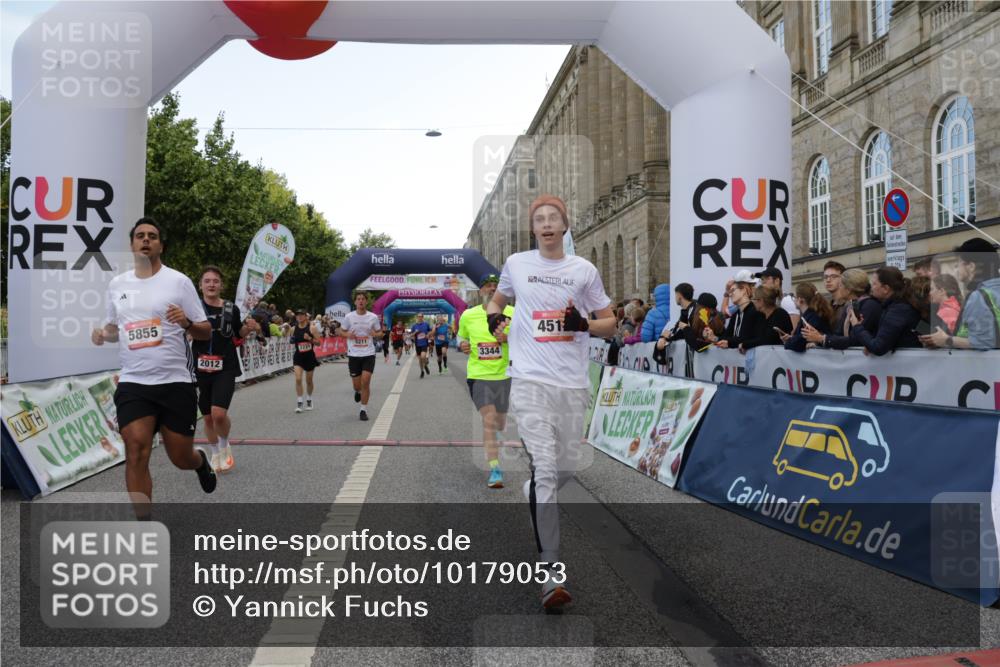 06.09.2026 - CURREX Alsterlauf Yannick Fuchs http://msf.ph/oto/10179053 06.09.2026 09:55:21 Ziel 2012, 2231, 2232, 2908, 3126, 3344, 3484, 4512, 4686, 4688, 5211, 5314, 5855, 6293 meine-sportfotos.de
