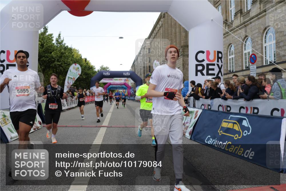 06.09.2026 - CURREX Alsterlauf Yannick Fuchs http://msf.ph/oto/10179084 06.09.2026 09:55:21 Ziel 2012, 2231, 2232, 2908, 3126, 3344, 3484, 4512, 4686, 4688, 5211, 5314, 5855, 6293 meine-sportfotos.de