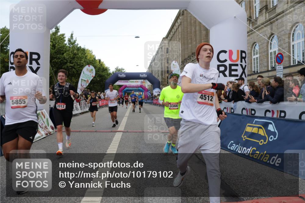 06.09.2026 - CURREX Alsterlauf Yannick Fuchs http://msf.ph/oto/10179102 06.09.2026 09:55:21 Ziel 2012, 2231, 2232, 2908, 3126, 3344, 3484, 4512, 4686, 4688, 5211, 5314, 5855, 6293 meine-sportfotos.de
