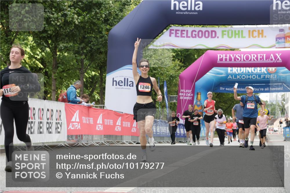 06.09.2026 - CURREX Alsterlauf Yannick Fuchs http://msf.ph/oto/10179277 06.09.2026 12:04:01 Ziel 1142, 1196, 1246 meine-sportfotos.de