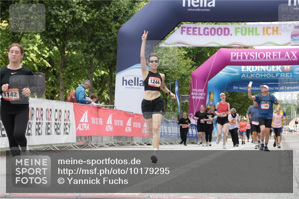 06.09.2026 - CURREX Alsterlauf Yannick Fuchs http://msf.ph/oto/10179295 06.09.2026 12:04:01 Ziel 1142, 1196, 1246 meine-sportfotos.de