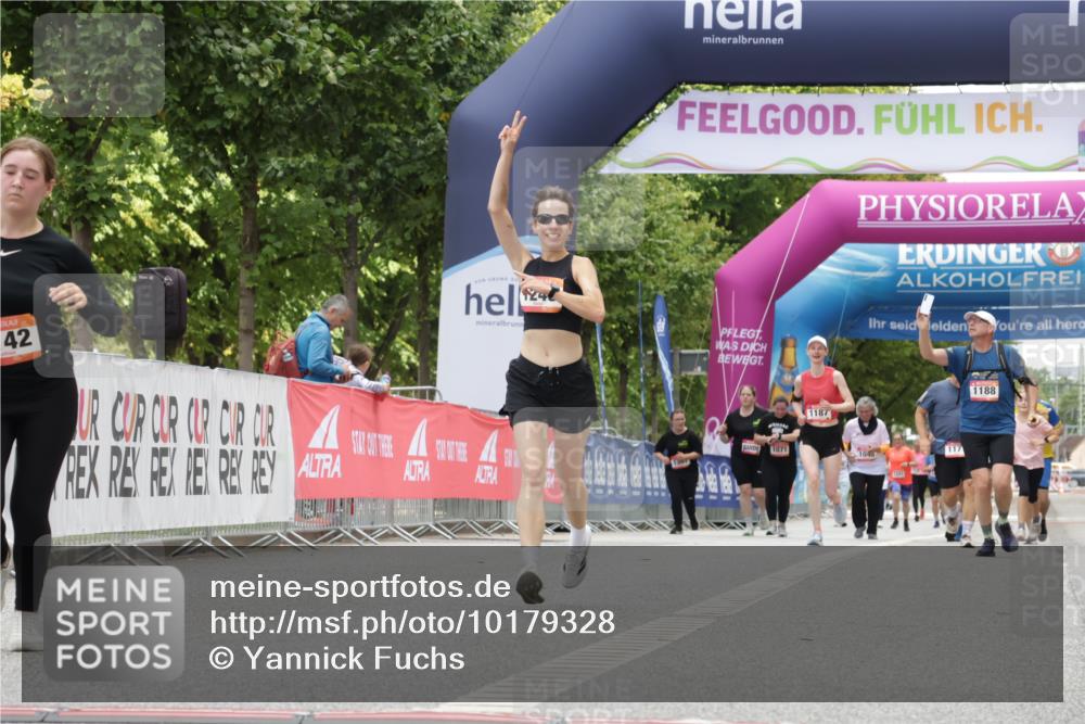 06.09.2026 - CURREX Alsterlauf Yannick Fuchs http://msf.ph/oto/10179328 06.09.2026 12:04:01 Ziel 1142, 1196, 1246 meine-sportfotos.de