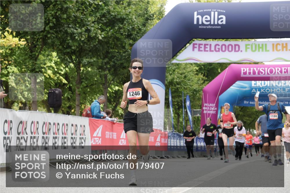 06.09.2026 - CURREX Alsterlauf Yannick Fuchs http://msf.ph/oto/10179407 06.09.2026 12:04:02 Ziel 1142, 1246 meine-sportfotos.de