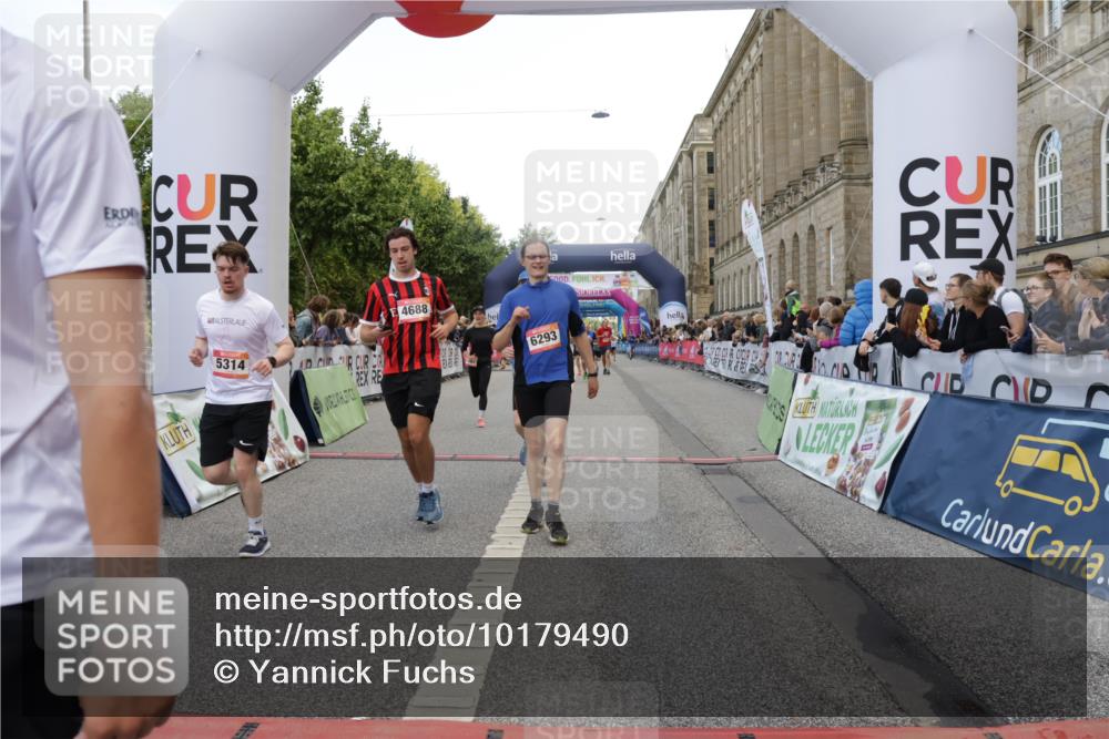 06.09.2026 - CURREX Alsterlauf Yannick Fuchs http://msf.ph/oto/10179490 06.09.2026 09:55:26 Ziel 2012, 2231, 2232, 3126, 3271, 3344, 3484, 4512, 4688, 5211, 5314, 5531, 5855, 6293, 6367 meine-sportfotos.de