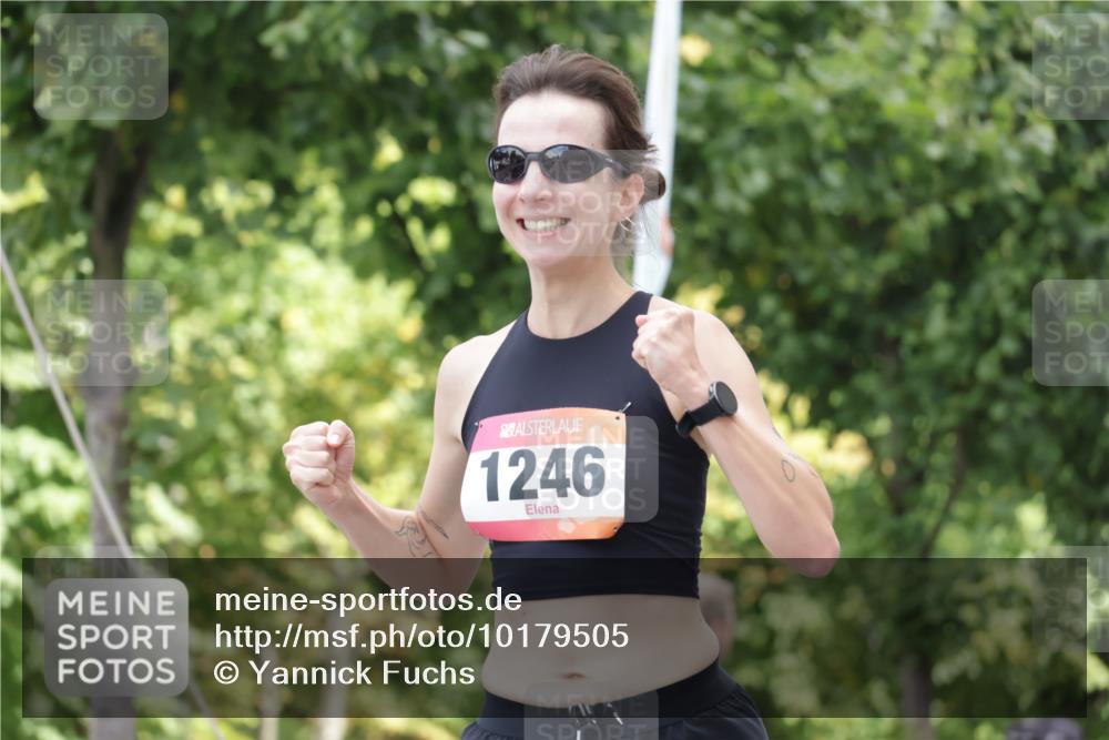 06.09.2026 - CURREX Alsterlauf Yannick Fuchs http://msf.ph/oto/10179505 06.09.2026 12:04:05 Ziel 1142, 1188, 1246 meine-sportfotos.de