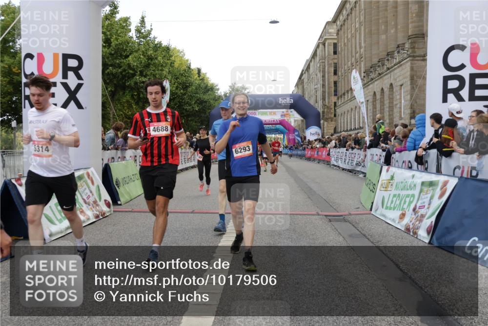 06.09.2026 - CURREX Alsterlauf Yannick Fuchs http://msf.ph/oto/10179506 06.09.2026 09:55:26 Ziel 2012, 2231, 2232, 3126, 3271, 3344, 3484, 4512, 4688, 5211, 5314, 5531, 5855, 6293, 6367 meine-sportfotos.de