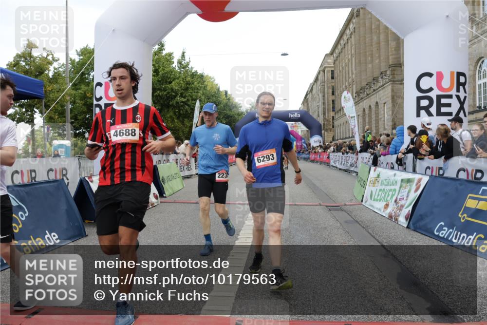 06.09.2026 - CURREX Alsterlauf Yannick Fuchs http://msf.ph/oto/10179563 06.09.2026 09:55:27 Ziel 2012, 2231, 2232, 3126, 3271, 3344, 3484, 4512, 4688, 5211, 5314, 5531, 5720, 5855, 6293, 6367 meine-sportfotos.de