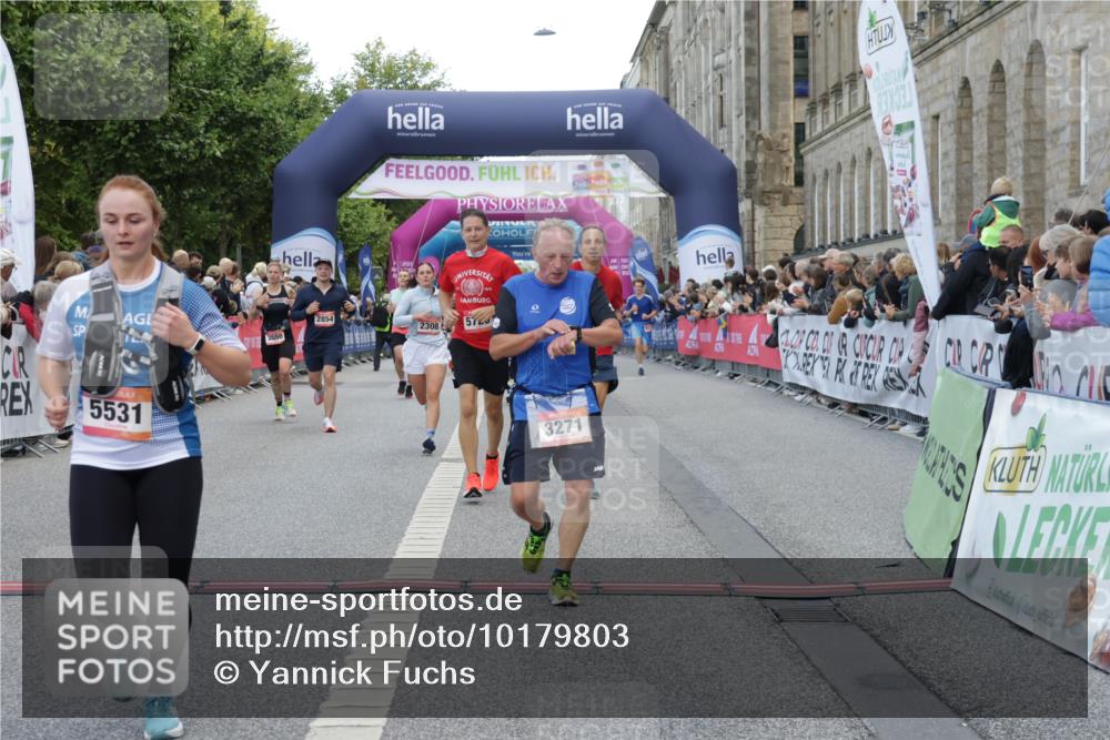 06.09.2026 - CURREX Alsterlauf Yannick Fuchs http://msf.ph/oto/10179803 06.09.2026 09:55:31 Ziel 2232, 2308, 2420, 2854, 3126, 3271, 3484, 3550, 4688, 4949, 5314, 5531, 5720, 6293, 6367 meine-sportfotos.de
