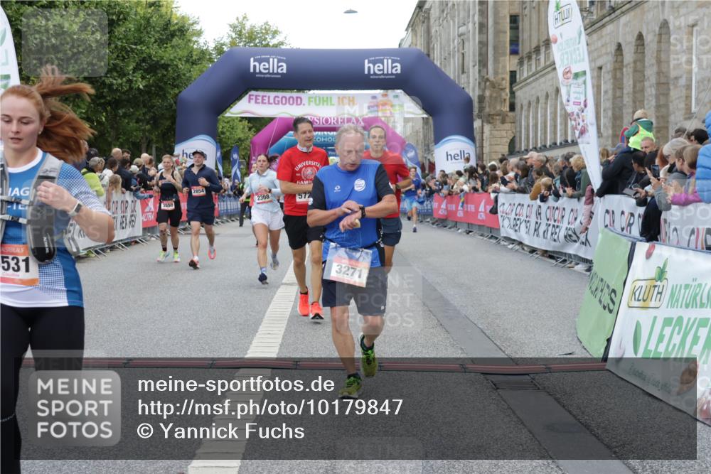06.09.2026 - CURREX Alsterlauf Yannick Fuchs http://msf.ph/oto/10179847 06.09.2026 09:55:31 Ziel 2232, 2308, 2420, 2854, 3126, 3271, 3484, 3550, 4688, 4949, 5314, 5531, 5720, 6293, 6367 meine-sportfotos.de