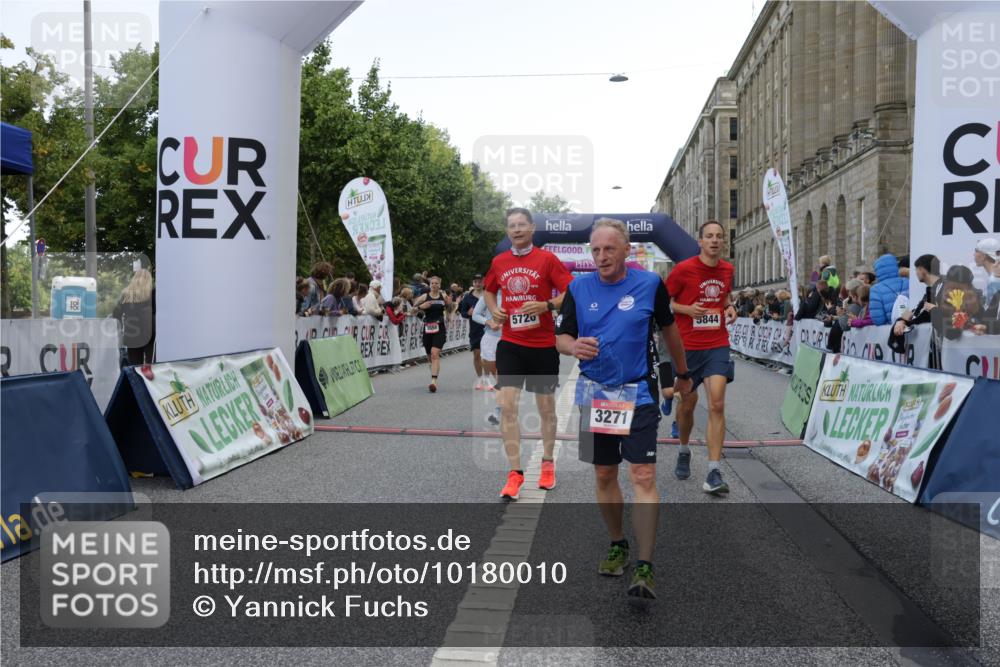 06.09.2026 - CURREX Alsterlauf Yannick Fuchs http://msf.ph/oto/10180010 06.09.2026 09:55:33 Ziel 2232, 2308, 2420, 2854, 2874, 3271, 3550, 4688, 4827, 4949, 5531, 5720, 6367 meine-sportfotos.de
