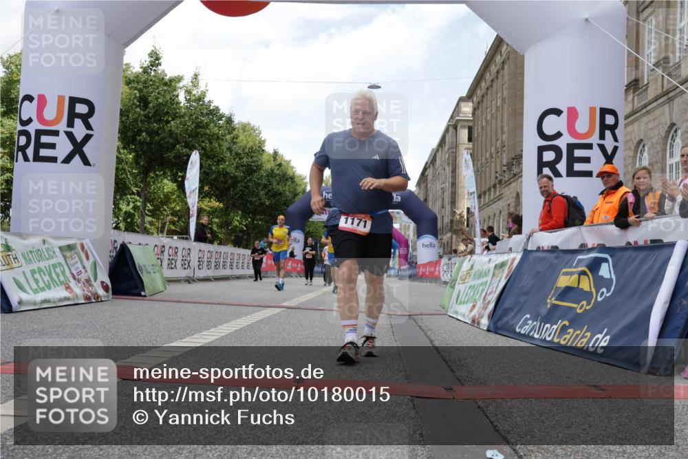 06.09.2026 - CURREX Alsterlauf Yannick Fuchs http://msf.ph/oto/10180015 06.09.2026 12:04:14 Ziel 1171, 1172, 1187, 1188, 1228, 1229 meine-sportfotos.de