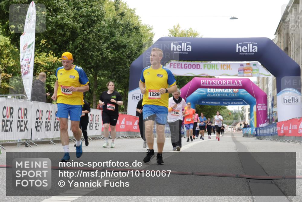 06.09.2026 - CURREX Alsterlauf Yannick Fuchs http://msf.ph/oto/10180067 06.09.2026 12:04:16 Ziel 1046, 1071, 1171, 1172, 1187, 1188, 1228, 1229 meine-sportfotos.de