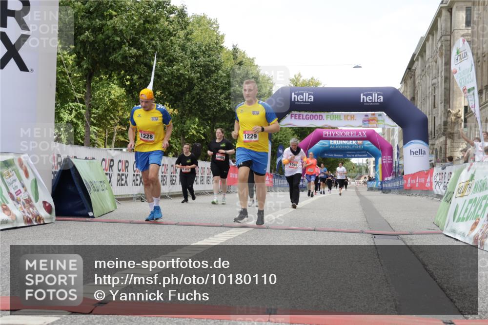 06.09.2026 - CURREX Alsterlauf Yannick Fuchs http://msf.ph/oto/10180110 06.09.2026 12:04:17 Ziel 1046, 1071, 1171, 1172, 1187, 1188, 1228, 1229, 1307 meine-sportfotos.de
