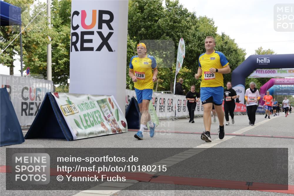 06.09.2026 - CURREX Alsterlauf Yannick Fuchs http://msf.ph/oto/10180215 06.09.2026 12:04:18 Ziel 1046, 1071, 1171, 1172, 1187, 1228, 1229, 1307 meine-sportfotos.de