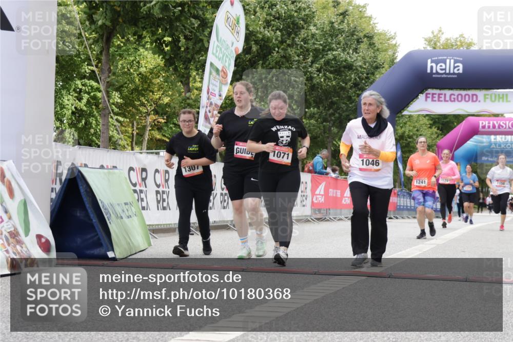 06.09.2026 - CURREX Alsterlauf Yannick Fuchs http://msf.ph/oto/10180368 06.09.2026 12:04:20 Ziel 1046, 1071, 1158, 1171, 1178, 1228, 1229, 1241, 1307 meine-sportfotos.de