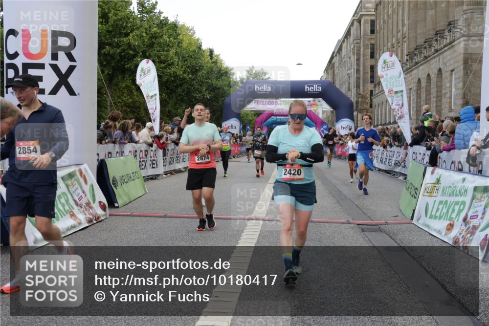 06.09.2026 - CURREX Alsterlauf Yannick Fuchs http://msf.ph/oto/10180417 06.09.2026 09:55:37 Ziel 2308, 2420, 2854, 2874, 3051, 3271, 3481, 3550, 3929, 4284, 4404, 4827, 4949, 4962, 5531, 5720, 6034, 6479, 8027, 8204 meine-sportfotos.de