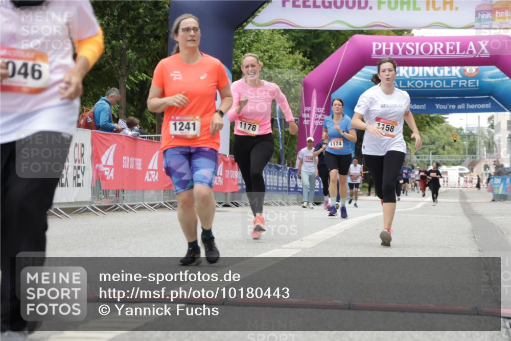 06.09.2026 - CURREX Alsterlauf Yannick Fuchs http://msf.ph/oto/10180443 06.09.2026 12:04:22 Ziel 1046, 1071, 1158, 1178, 1228, 1229, 1241, 1307 meine-sportfotos.de