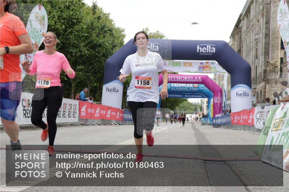 06.09.2026 - CURREX Alsterlauf Yannick Fuchs http://msf.ph/oto/10180463 06.09.2026 12:04:25 Ziel 1046, 1071, 1158, 1174, 1178, 1241, 1307 meine-sportfotos.de