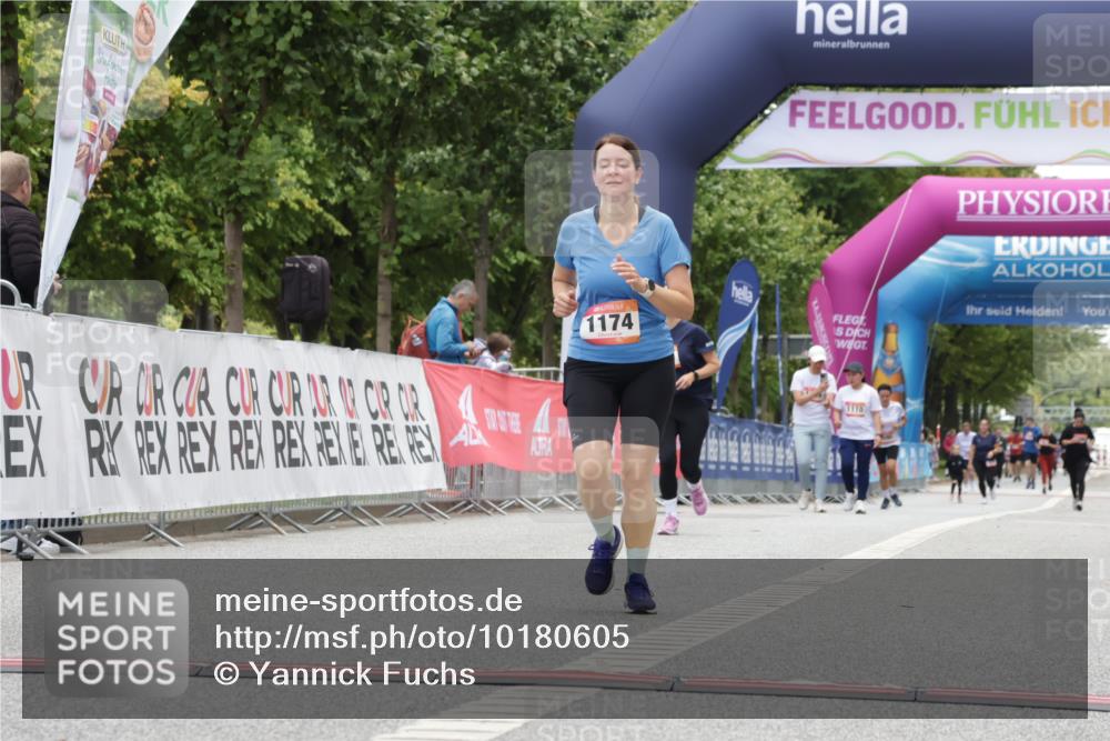 06.09.2026 - CURREX Alsterlauf Yannick Fuchs http://msf.ph/oto/10180605 06.09.2026 12:04:28 Ziel 1046, 1071, 1158, 1174, 1178, 1241, 1307 meine-sportfotos.de