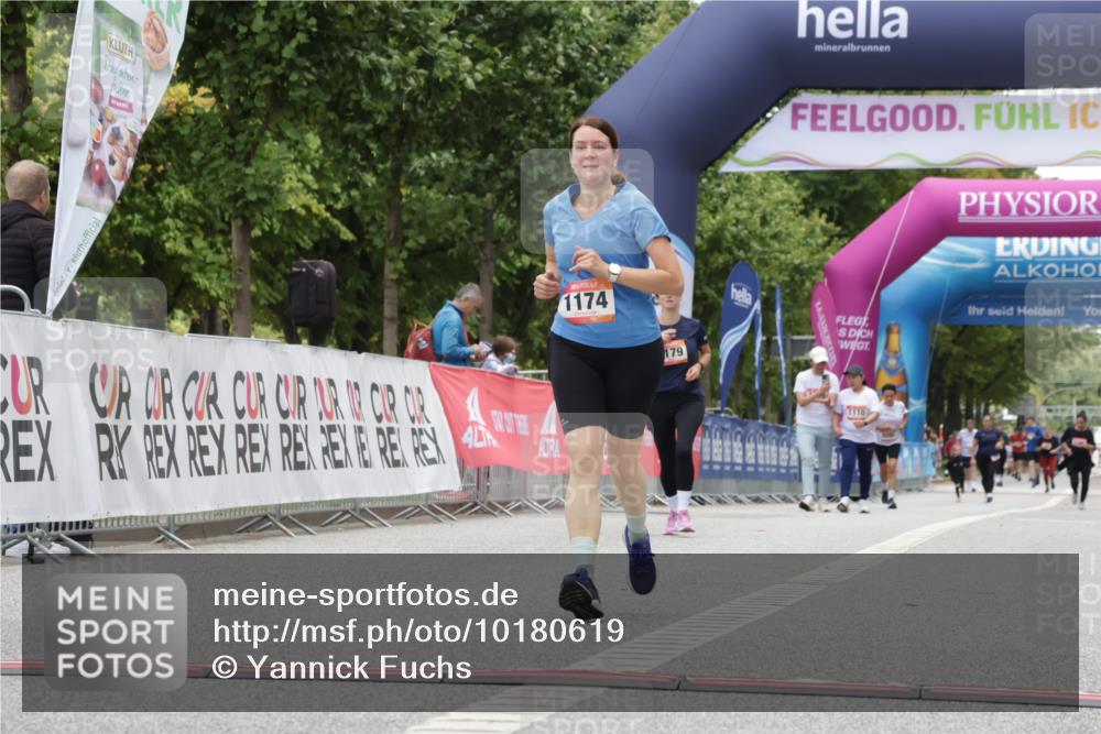 06.09.2026 - CURREX Alsterlauf Yannick Fuchs http://msf.ph/oto/10180619 06.09.2026 12:04:28 Ziel 1046, 1071, 1158, 1174, 1178, 1241, 1307 meine-sportfotos.de