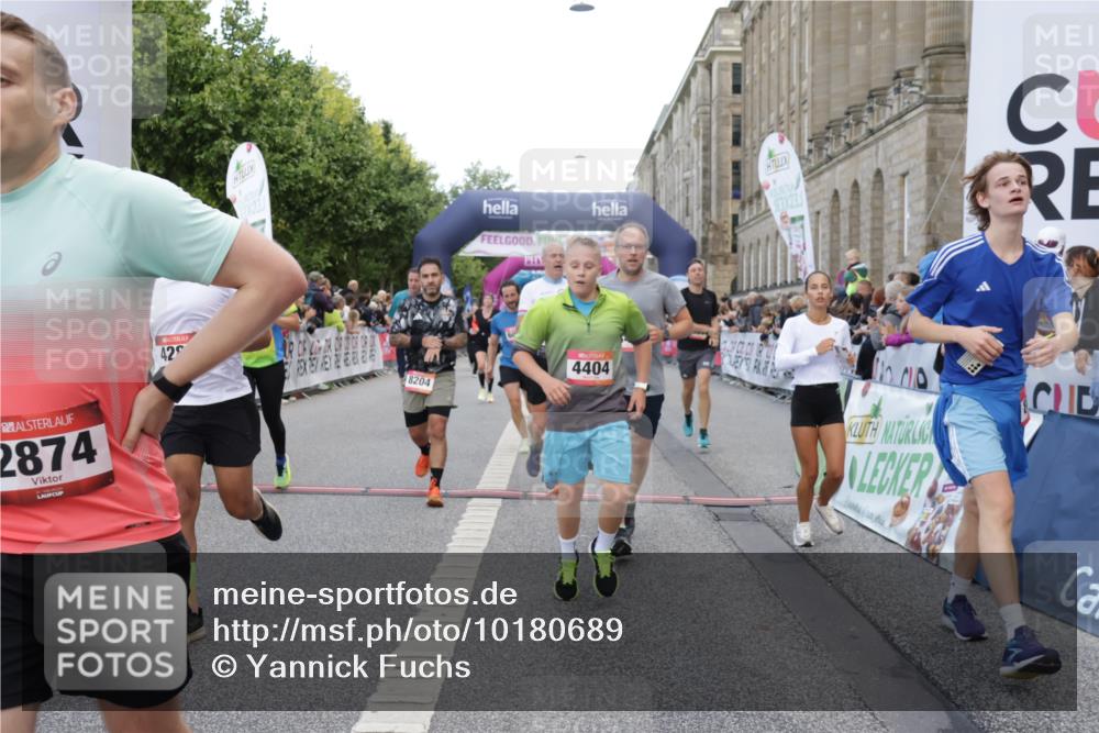 06.09.2026 - CURREX Alsterlauf Yannick Fuchs http://msf.ph/oto/10180689 06.09.2026 09:55:41 Ziel 2117, 2308, 2420, 2479, 2854, 2874, 3051, 3304, 3481, 3550, 3799, 3929, 4284, 4404, 4827, 4955, 4962, 6034, 6479, 8027, 8204 meine-sportfotos.de