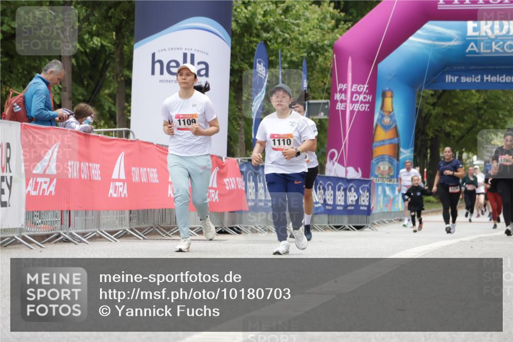 06.09.2026 - CURREX Alsterlauf Yannick Fuchs http://msf.ph/oto/10180703 06.09.2026 12:04:35 Ziel 1174, 1179 meine-sportfotos.de
