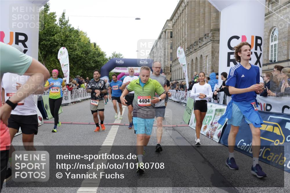 06.09.2026 - CURREX Alsterlauf Yannick Fuchs http://msf.ph/oto/10180708 06.09.2026 09:55:41 Ziel 2117, 2308, 2420, 2479, 2854, 2874, 3051, 3304, 3481, 3550, 3799, 3929, 4284, 4404, 4827, 4955, 4962, 6034, 6479, 8027, 8204 meine-sportfotos.de