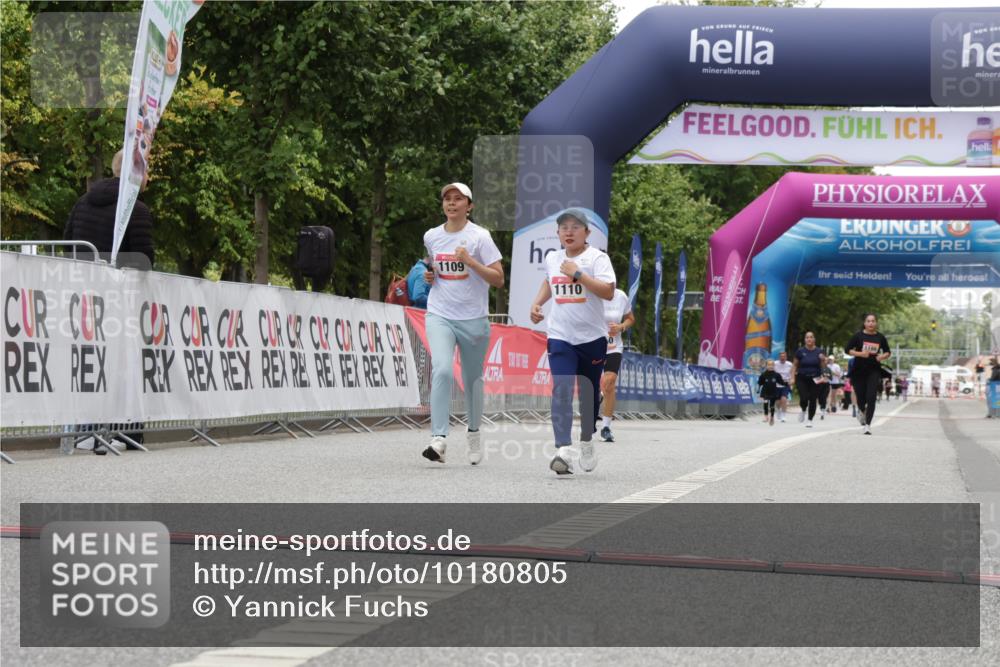 06.09.2026 - CURREX Alsterlauf Yannick Fuchs http://msf.ph/oto/10180805 06.09.2026 12:04:38 Ziel 1109, 1110, 1179 meine-sportfotos.de