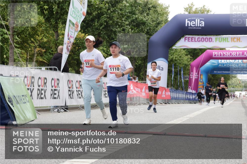 06.09.2026 - CURREX Alsterlauf Yannick Fuchs http://msf.ph/oto/10180832 06.09.2026 12:04:40 Ziel 1109, 1110, 1179, 8090 meine-sportfotos.de