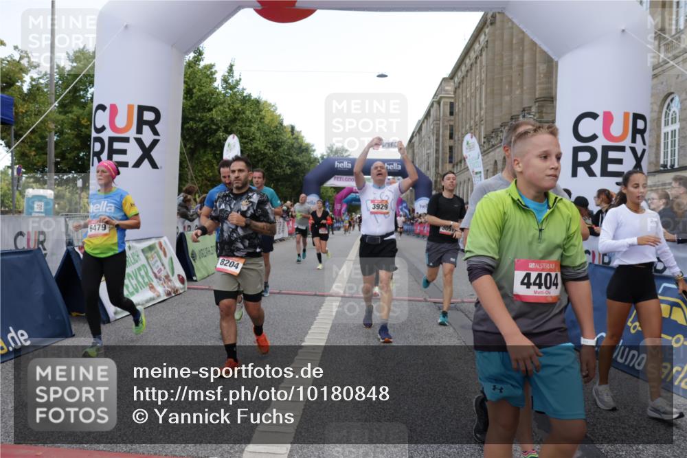 06.09.2026 - CURREX Alsterlauf Yannick Fuchs http://msf.ph/oto/10180848 06.09.2026 09:55:42 Ziel 2117, 2420, 2479, 2854, 2874, 3051, 3304, 3481, 3550, 3799, 3903, 3929, 4284, 4404, 4827, 4955, 4962, 5488, 6034, 6479, 8027, 8204 meine-sportfotos.de