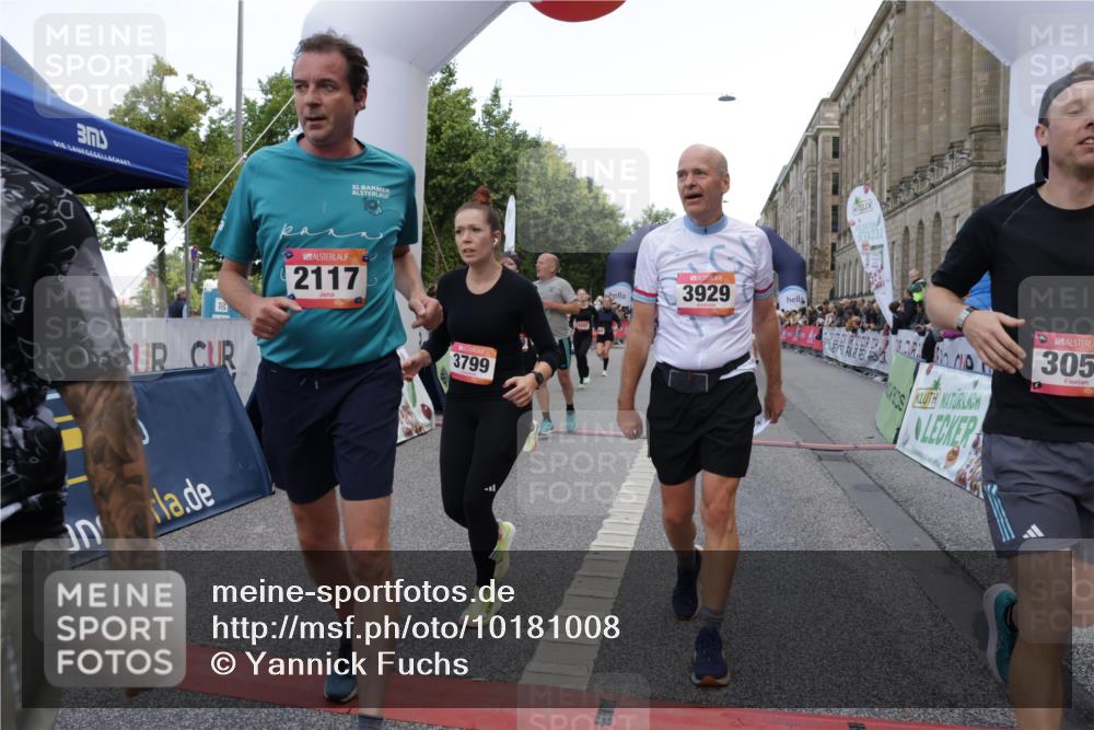 06.09.2026 - CURREX Alsterlauf Yannick Fuchs http://msf.ph/oto/10181008 06.09.2026 09:55:44 Ziel 2117, 2479, 2874, 3051, 3304, 3481, 3799, 3902, 3903, 3929, 4284, 4404, 4827, 4865, 4955, 4961, 4962, 5488, 6034, 6479, 8027, 8204 meine-sportfotos.de