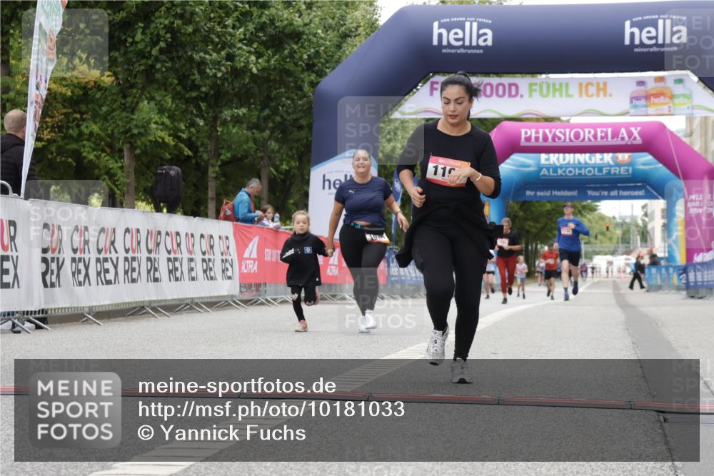 06.09.2026 - CURREX Alsterlauf Yannick Fuchs http://msf.ph/oto/10181033 06.09.2026 12:04:49 Ziel 1036, 1199, 8090 meine-sportfotos.de