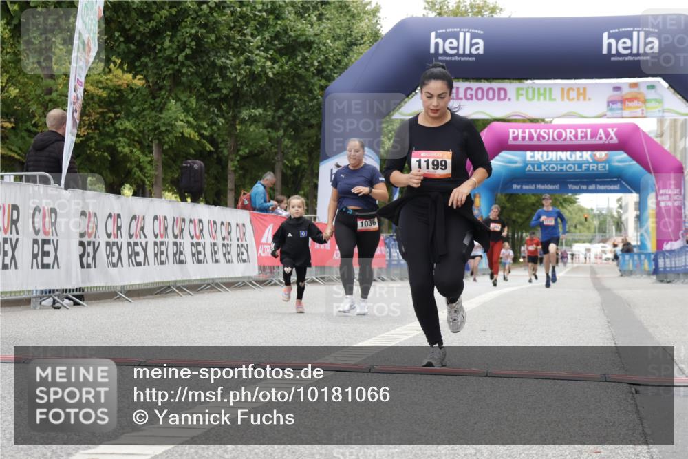 06.09.2026 - CURREX Alsterlauf Yannick Fuchs http://msf.ph/oto/10181066 06.09.2026 12:04:49 Ziel 1036, 1199, 8090 meine-sportfotos.de