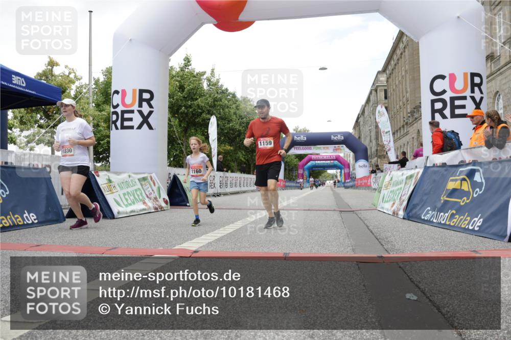 06.09.2026 - CURREX Alsterlauf Yannick Fuchs http://msf.ph/oto/10181468 06.09.2026 12:05:09 Ziel 1159, 1160, 1330, 2484 meine-sportfotos.de