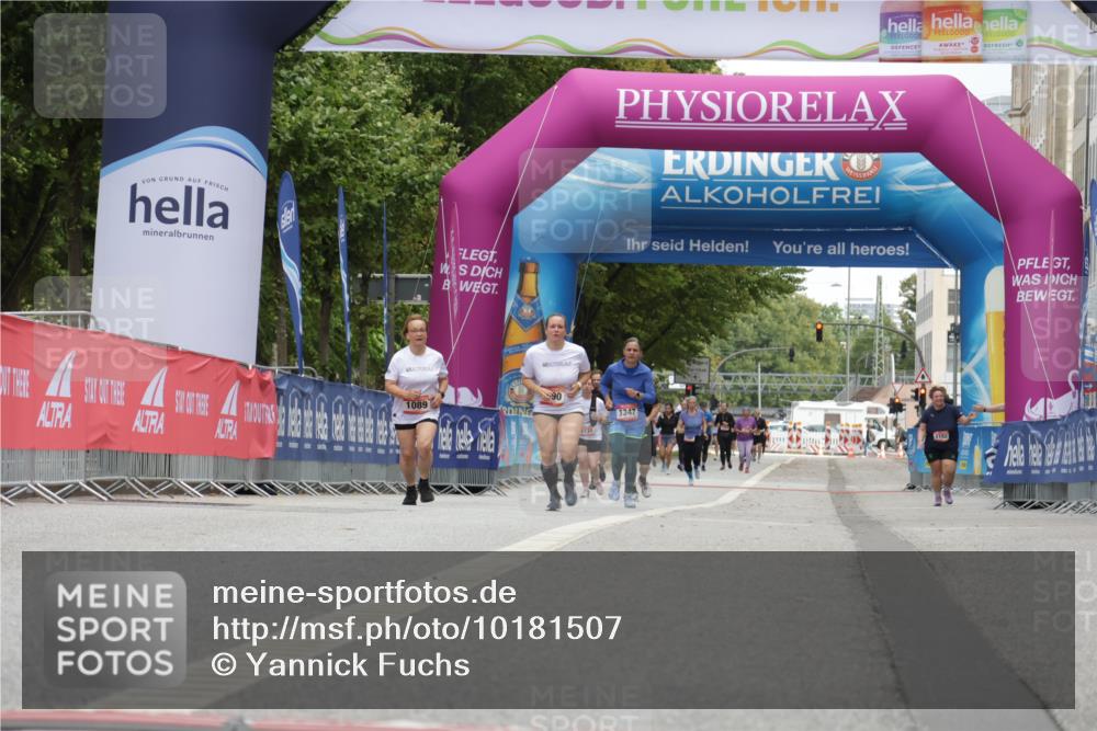 06.09.2026 - CURREX Alsterlauf Yannick Fuchs http://msf.ph/oto/10181507 06.09.2026 12:05:13 Ziel 1159, 1160, 1330 meine-sportfotos.de