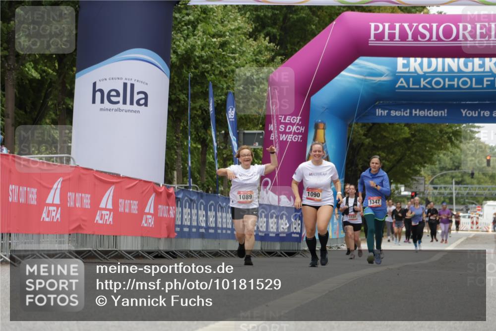 06.09.2026 - CURREX Alsterlauf Yannick Fuchs http://msf.ph/oto/10181529 06.09.2026 12:05:14 Ziel 1159, 1160, 1330 meine-sportfotos.de