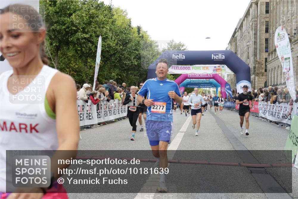 06.09.2026 - CURREX Alsterlauf Yannick Fuchs http://msf.ph/oto/10181639 06.09.2026 09:55:53 Ziel 2239, 2277, 3902, 3903, 4190, 4434, 4463, 4627, 4865, 4955, 4961, 5484, 5488, 6400, 8086, 8259 meine-sportfotos.de