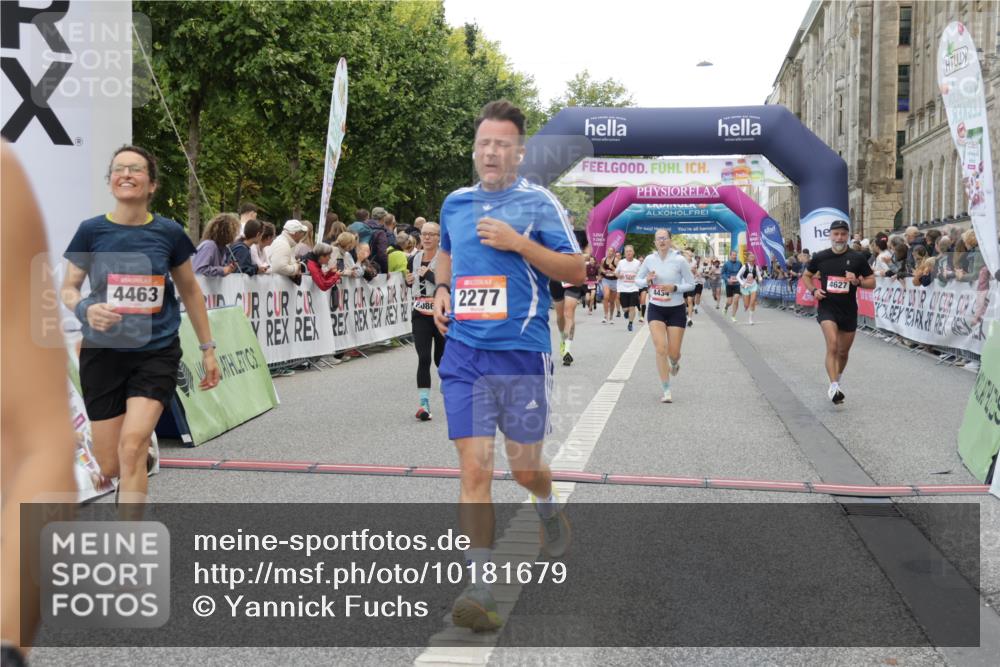 06.09.2026 - CURREX Alsterlauf Yannick Fuchs http://msf.ph/oto/10181679 06.09.2026 09:55:54 Ziel 2239, 2277, 3902, 3903, 4190, 4434, 4463, 4627, 4865, 4961, 5484, 5488, 6400, 8086, 8259 meine-sportfotos.de