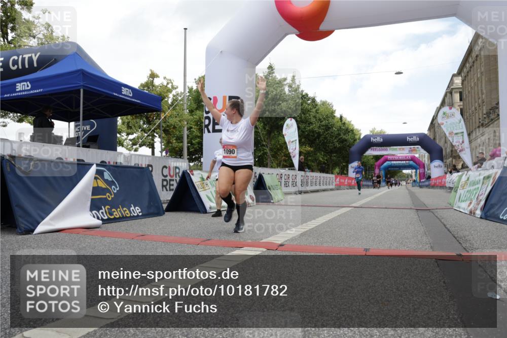 06.09.2026 - CURREX Alsterlauf Yannick Fuchs http://msf.ph/oto/10181782 06.09.2026 12:05:23 Ziel 1089, 1090, 1347 meine-sportfotos.de