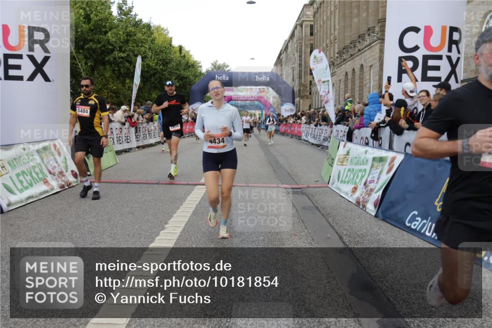 06.09.2026 - CURREX Alsterlauf Yannick Fuchs http://msf.ph/oto/10181854 06.09.2026 09:55:57 Ziel 2239, 2277, 2372, 3411, 4190, 4434, 4463, 4627, 5021, 5484, 6032, 6301, 6313, 6400, 8086, 8211, 8259, 8338 meine-sportfotos.de