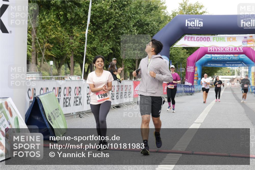 06.09.2026 - CURREX Alsterlauf Yannick Fuchs http://msf.ph/oto/10181983 06.09.2026 12:09:41 Ziel 1017, 1019, 1298, 1305 meine-sportfotos.de