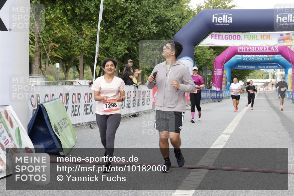 06.09.2026 - CURREX Alsterlauf Yannick Fuchs http://msf.ph/oto/10182000 06.09.2026 12:09:41 Ziel 1017, 1019, 1298, 1305 meine-sportfotos.de