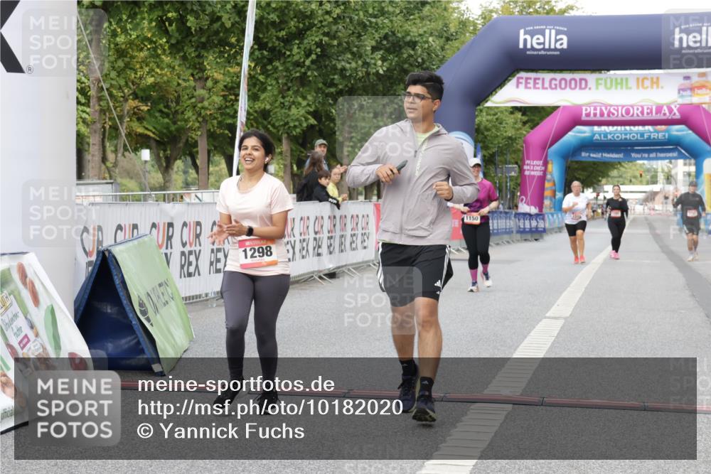 06.09.2026 - CURREX Alsterlauf Yannick Fuchs http://msf.ph/oto/10182020 06.09.2026 12:09:41 Ziel 1017, 1019, 1298, 1305 meine-sportfotos.de