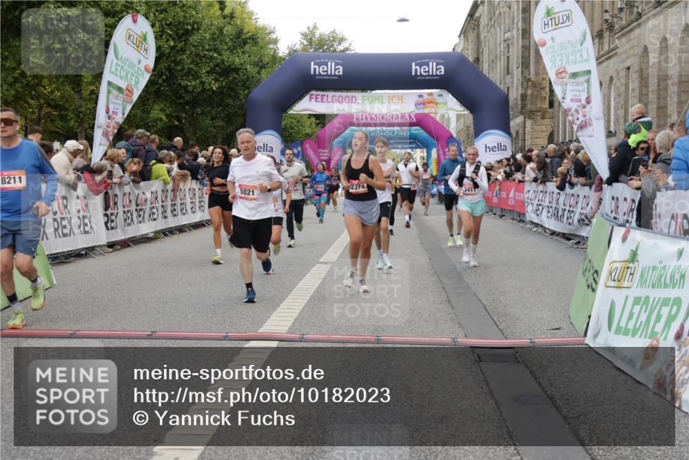 06.09.2026 - CURREX Alsterlauf Yannick Fuchs http://msf.ph/oto/10182023 06.09.2026 09:55:59 Ziel 2239, 2277, 2372, 2516, 2626, 2641, 3411, 3636, 4135, 4262, 4434, 4463, 4627, 5021, 5484, 6032, 6301, 6313, 8086, 8211, 8338 meine-sportfotos.de